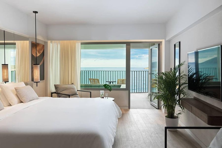 Suite Junior avec bassin privé et vue sur la mer