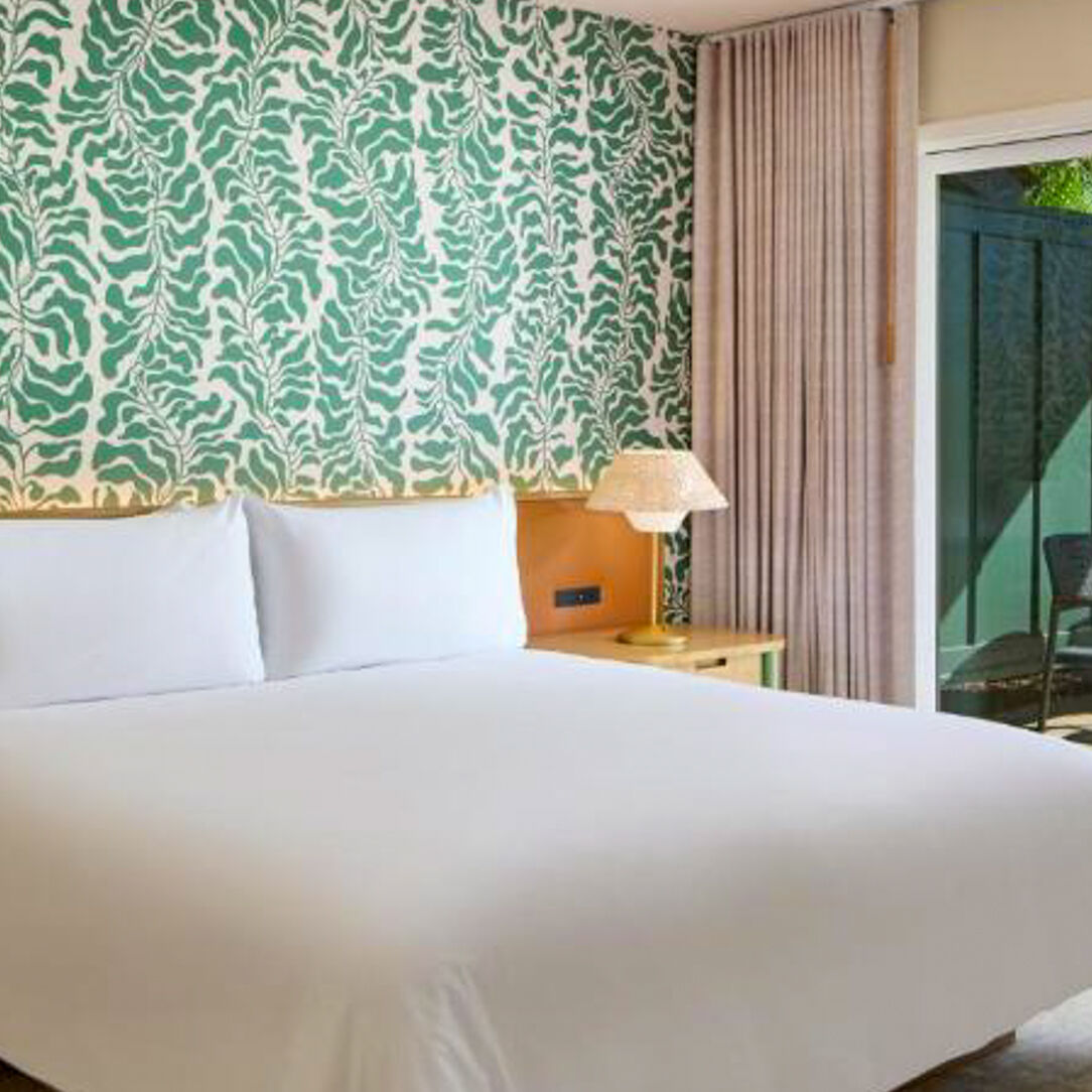 Royal Lahaina Resort & Bungalows