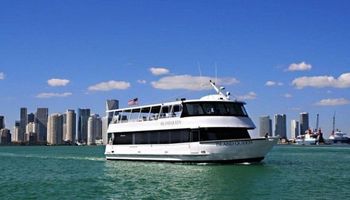 Dauphin snorkeling catamaran Oahu