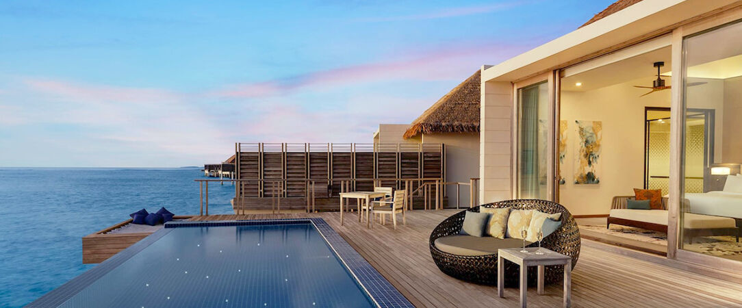 Overwater Villa avec piscine et vue sunrise
